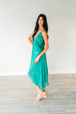 Load image into Gallery viewer, Cover up beach dress in green
