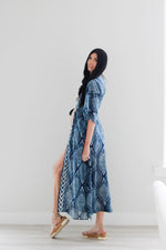 Load image into Gallery viewer, Indigo Robe, Women Kimono Robe, Duster Cardigan, Robe With Pockets, blue Robe, Plus Size Clothing, Duster Robe, Long Kaftan Robe

